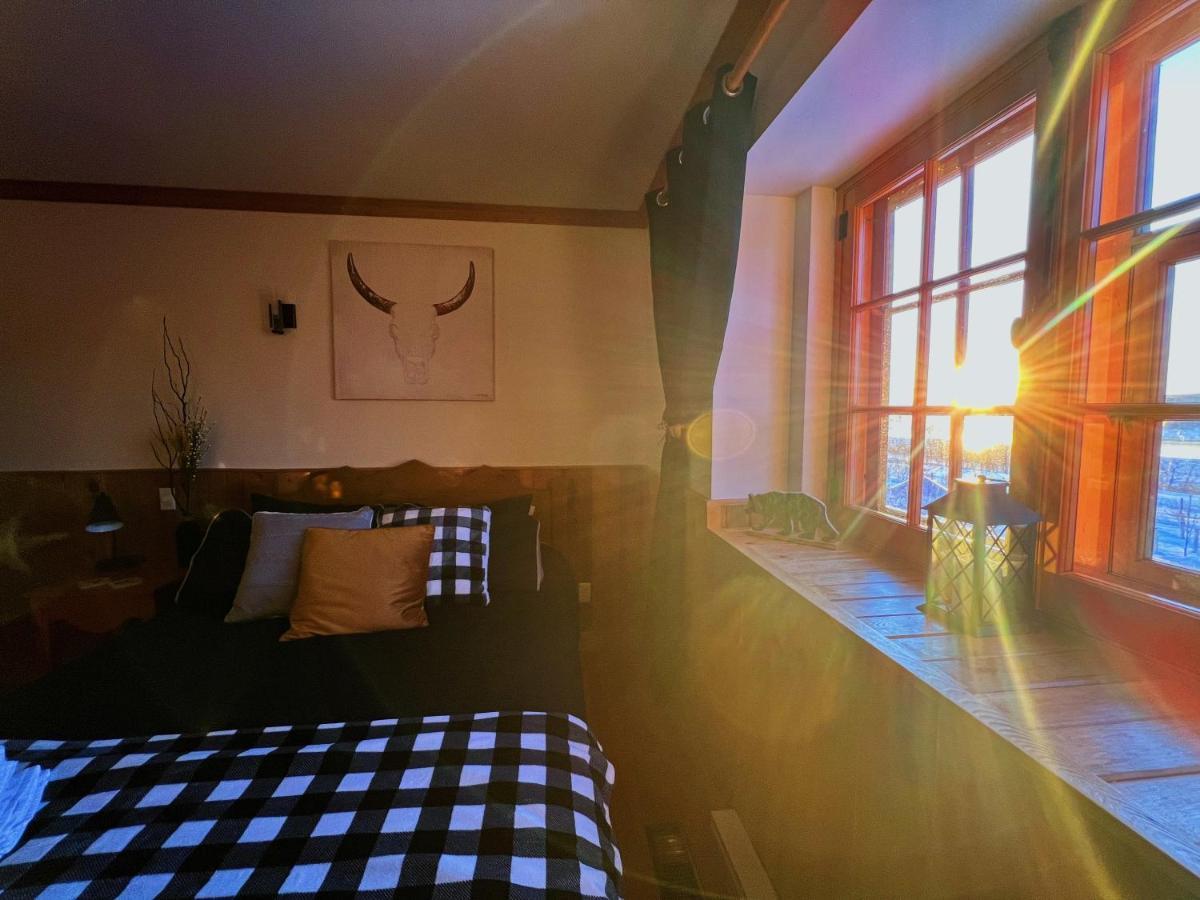 Auberge Au Poste De Traite Sainte-Famille Habitación foto