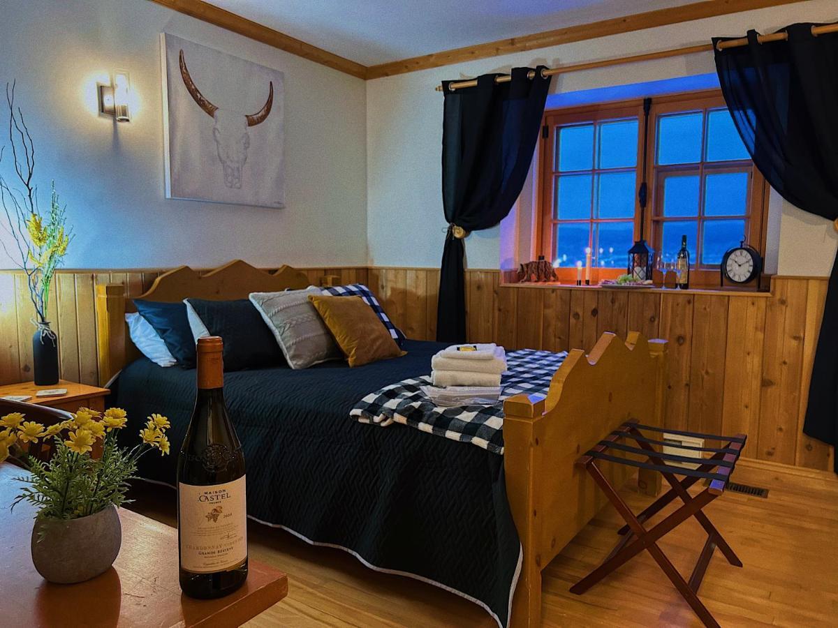 Auberge Au Poste De Traite Sainte-Famille Habitación foto
