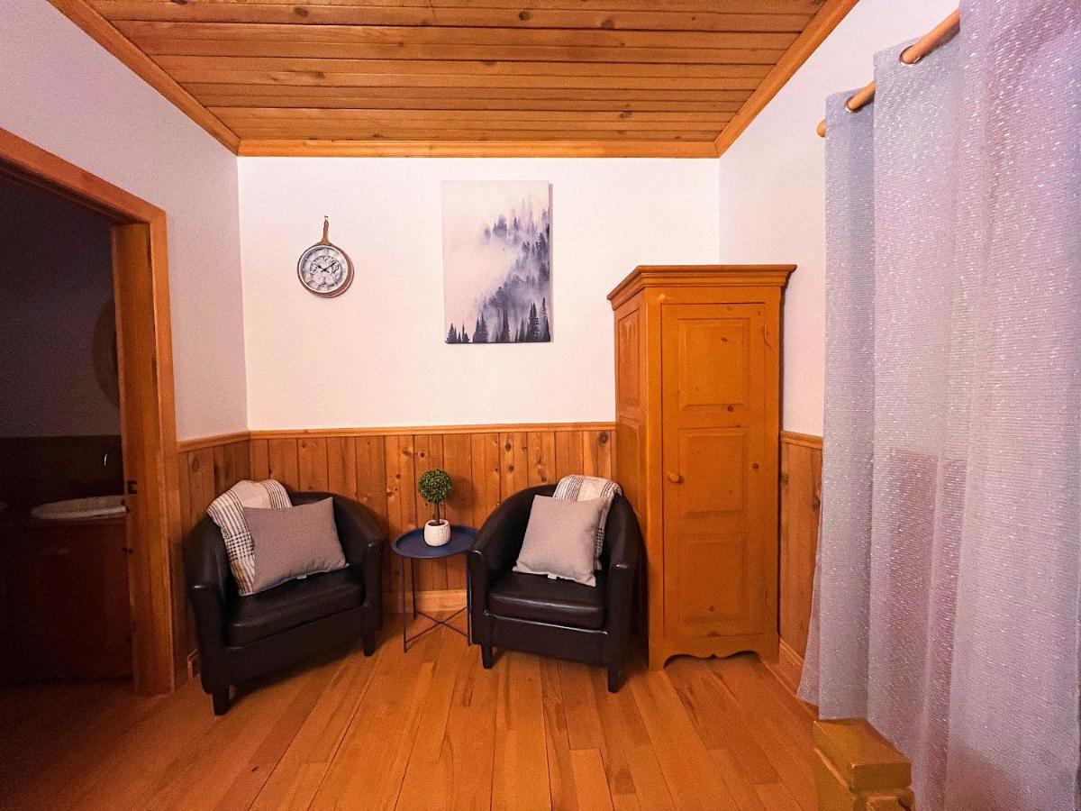 Auberge Au Poste De Traite Sainte-Famille Exterior foto