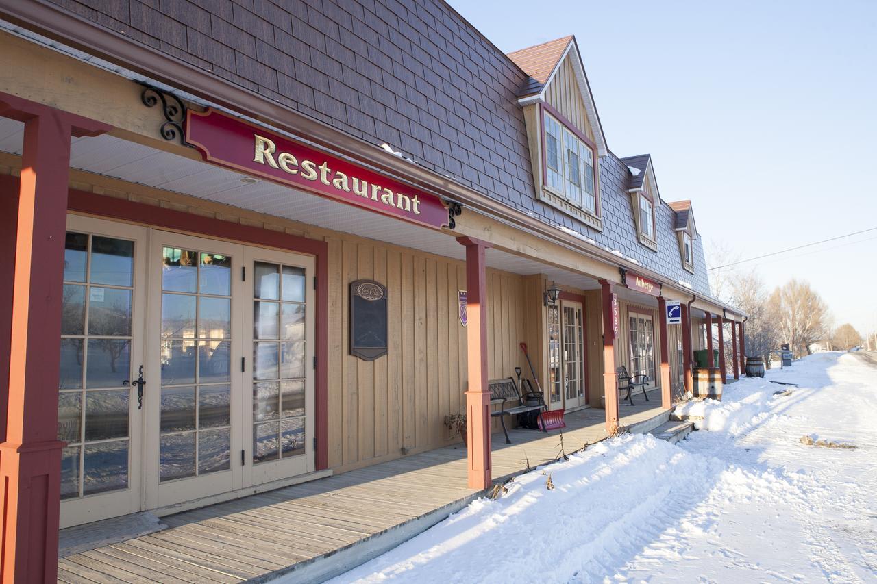 Auberge Au Poste De Traite Sainte-Famille Exterior foto